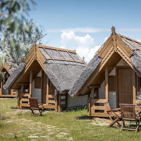 Dolphin Camping Sfântu Gheorghe Exteriör bild